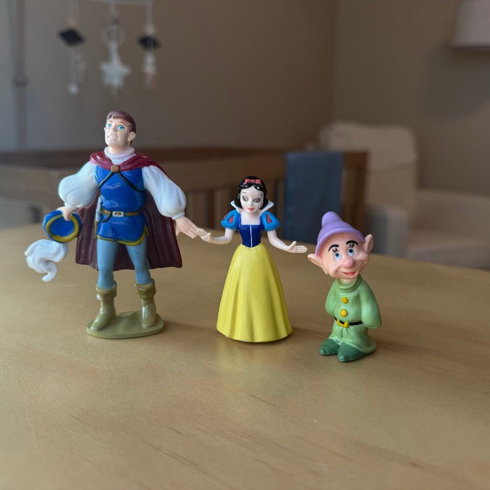 1993 Mattel Disney Snow White PVC Figures, Snow White, Doc, Prince Charming